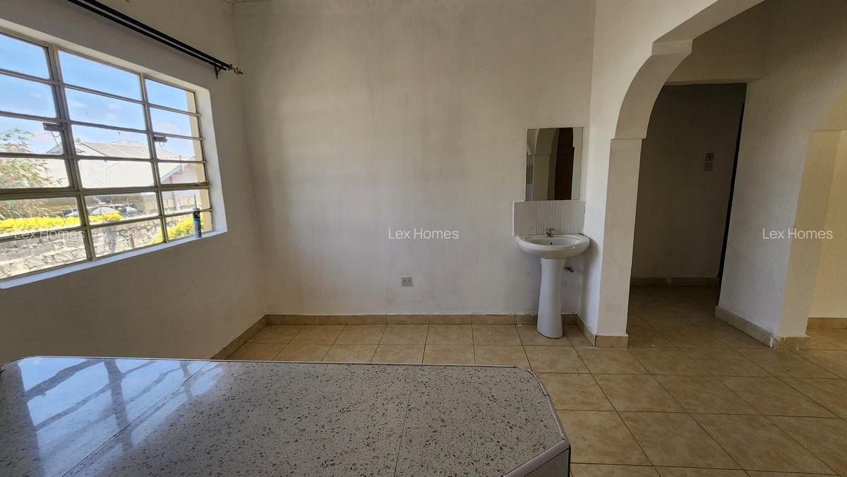 3 Bed House with En Suite at Rimpa Road - 13