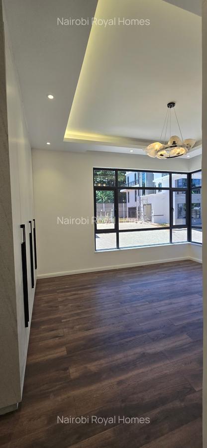 5 Bed Townhouse with En Suite at Convent Drive - 2