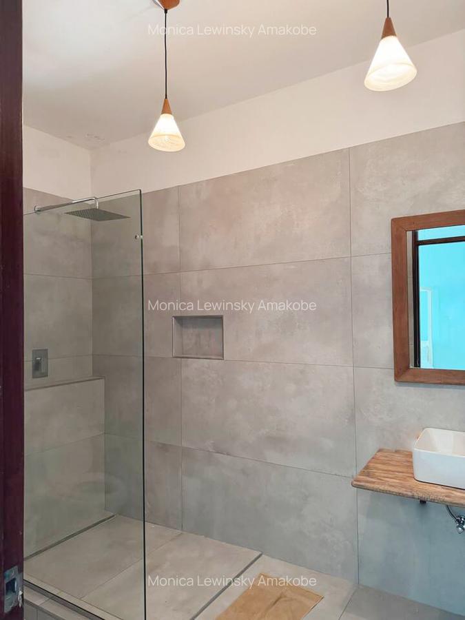 Serviced 2 Bed Apartment with En Suite at Serena Road - 8