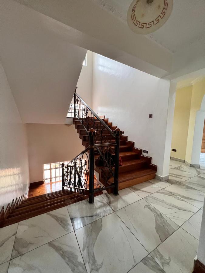 6 Bed Townhouse with En Suite in Karen - 5