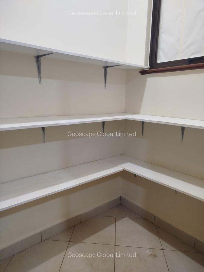 4 Bed Apartment with En Suite in Westlands Area - 9