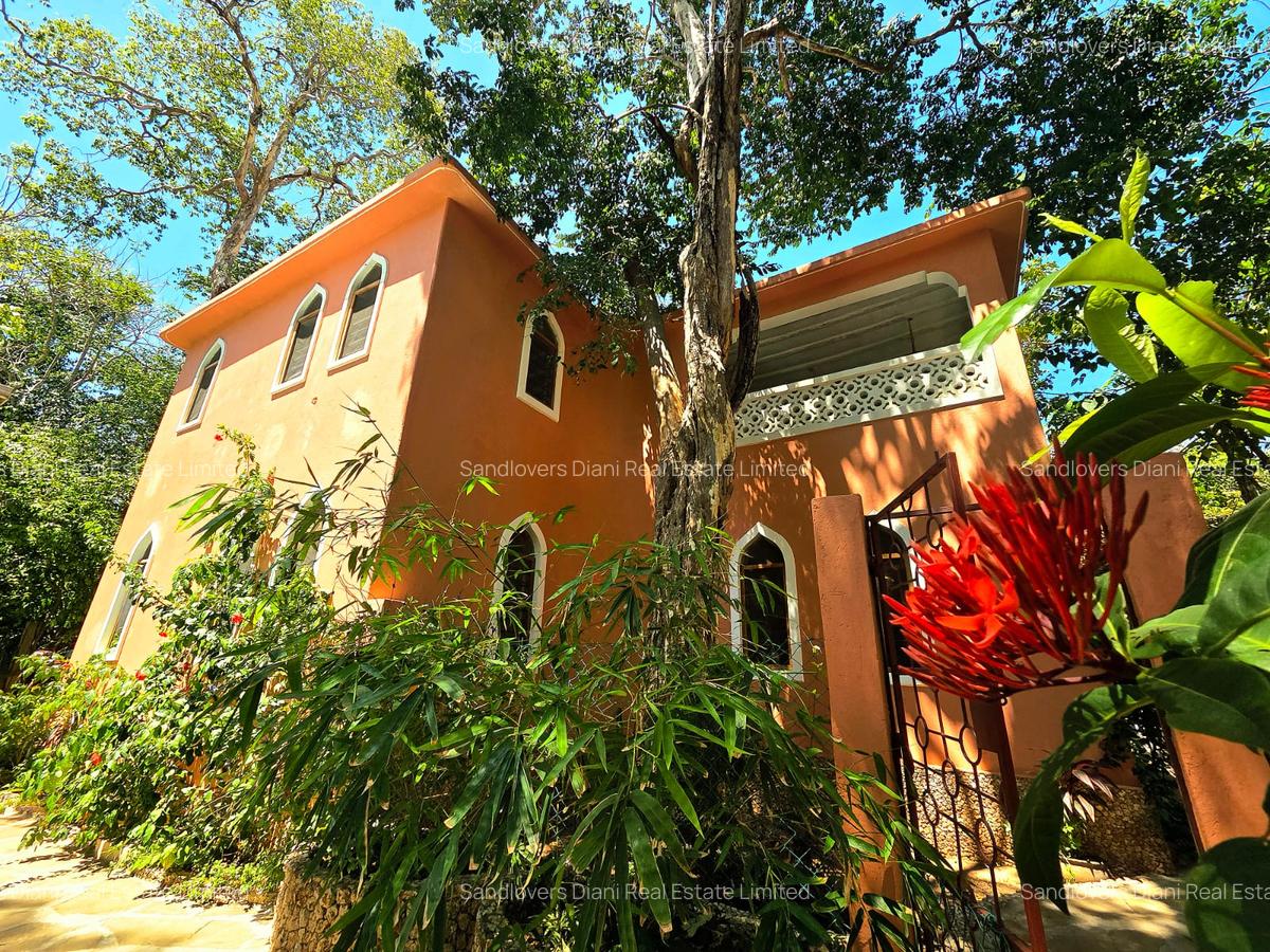 4 Bed Villa with En Suite in Diani - 1