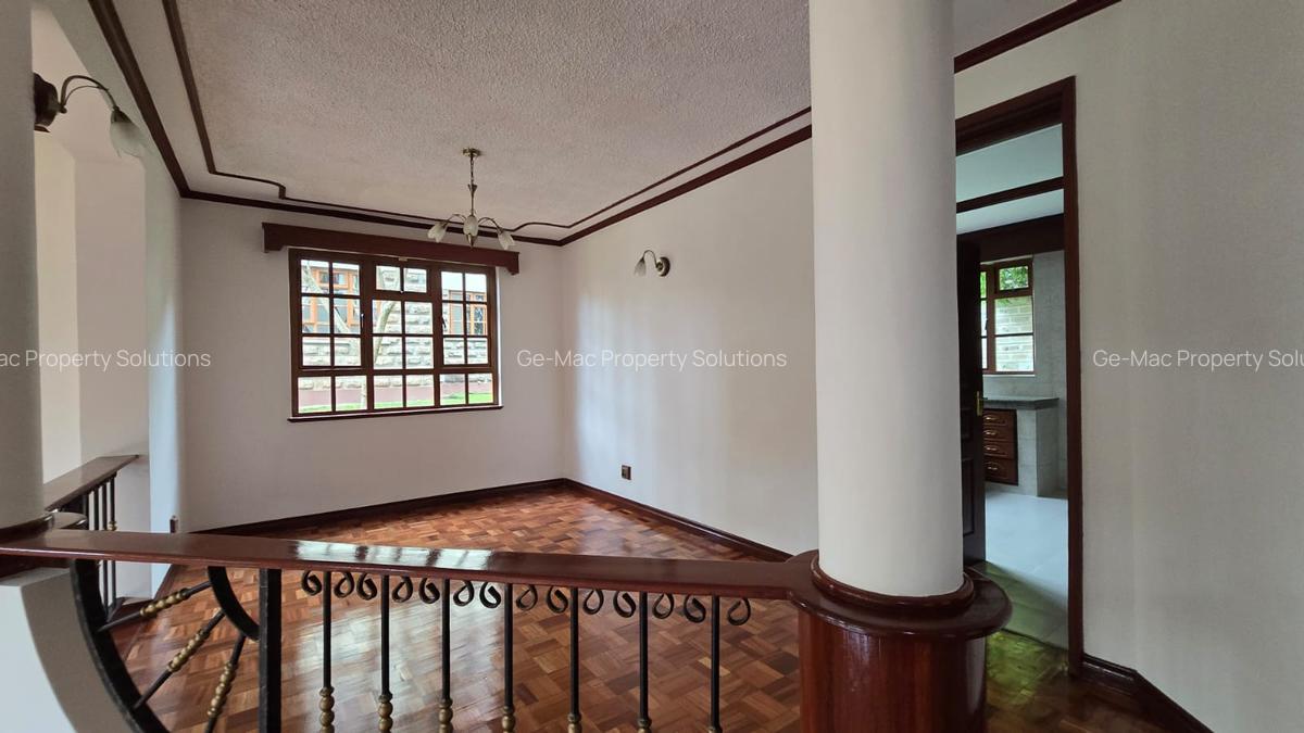 4 Bed House with En Suite in Lavington - 4