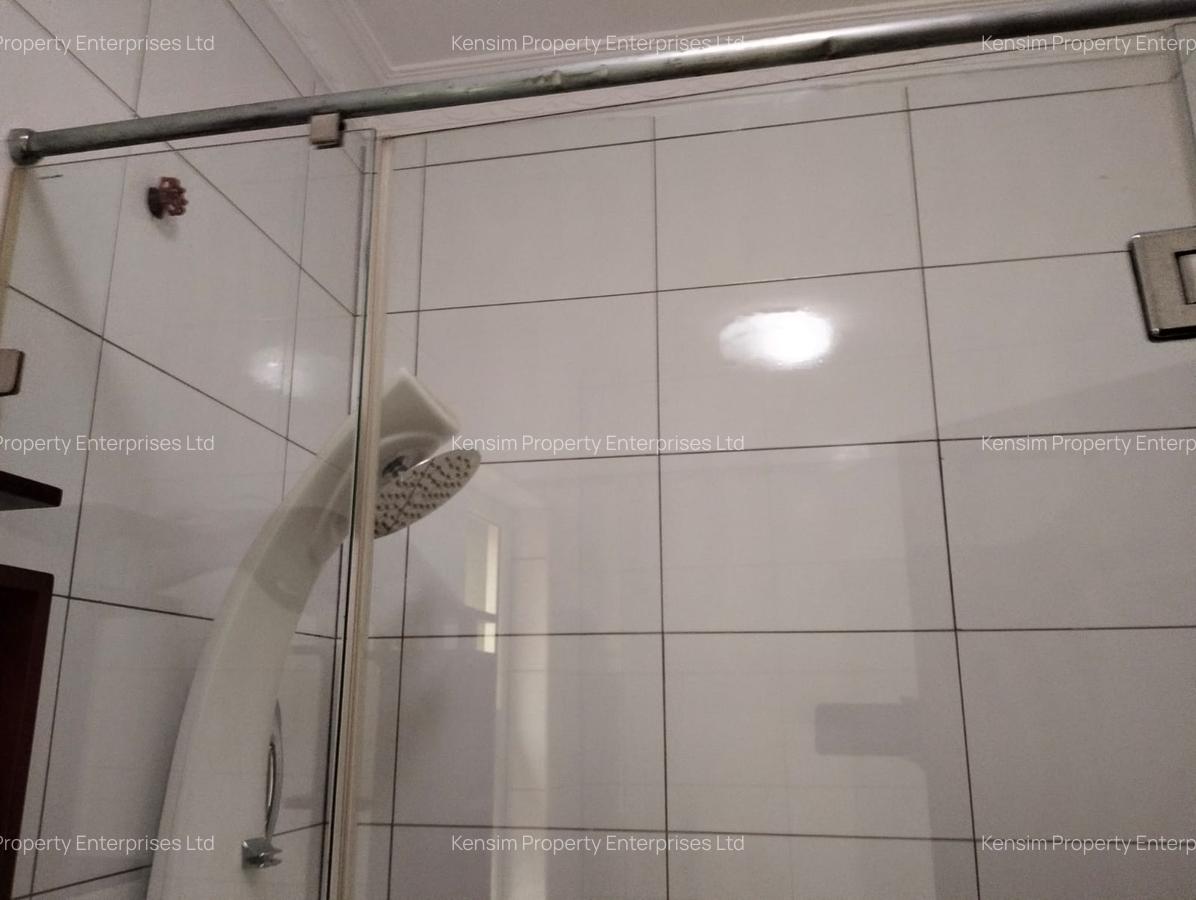 4 Bed Townhouse with En Suite in Riverside - 15