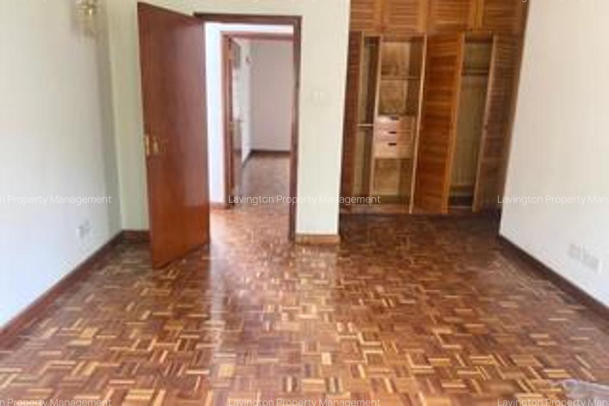 4 Bed House with En Suite at Lavington Green - 9