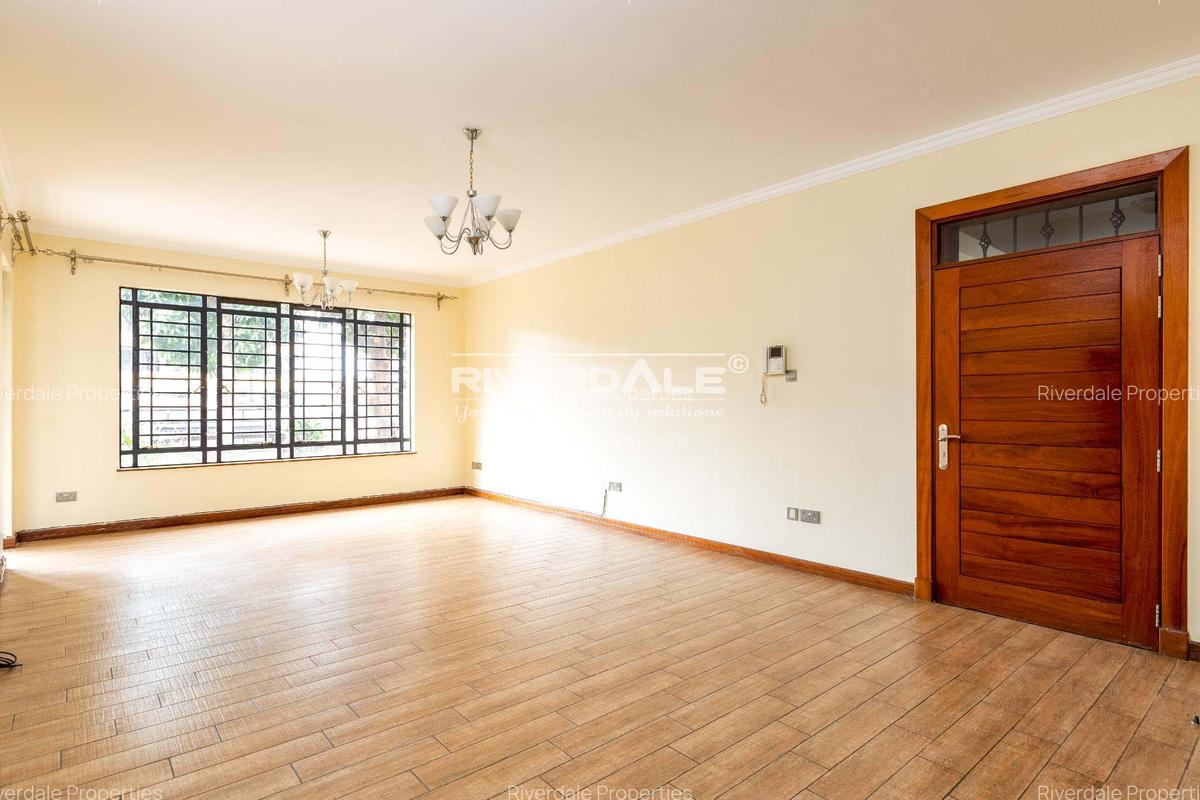 4 Bed Apartment with En Suite in Parklands - 1