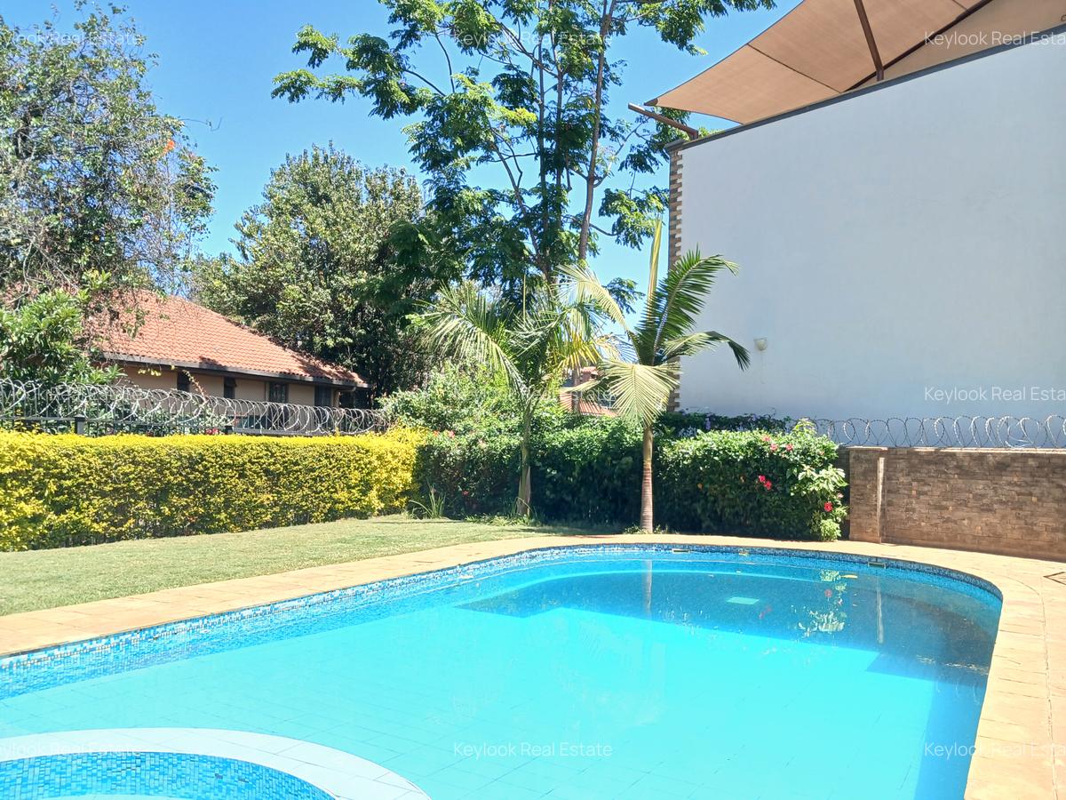 5 Bed Townhouse with En Suite at Gravelia Groove - 4