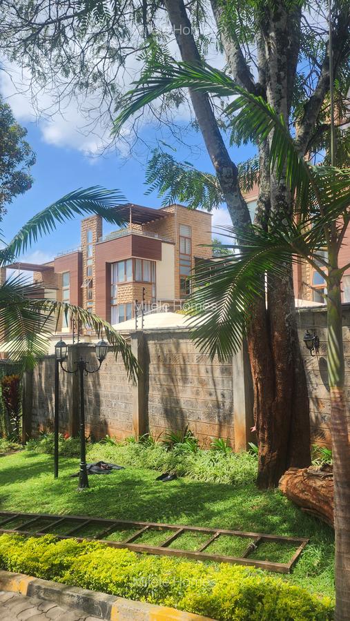 5 Bed Villa with En Suite in Lavington - 2