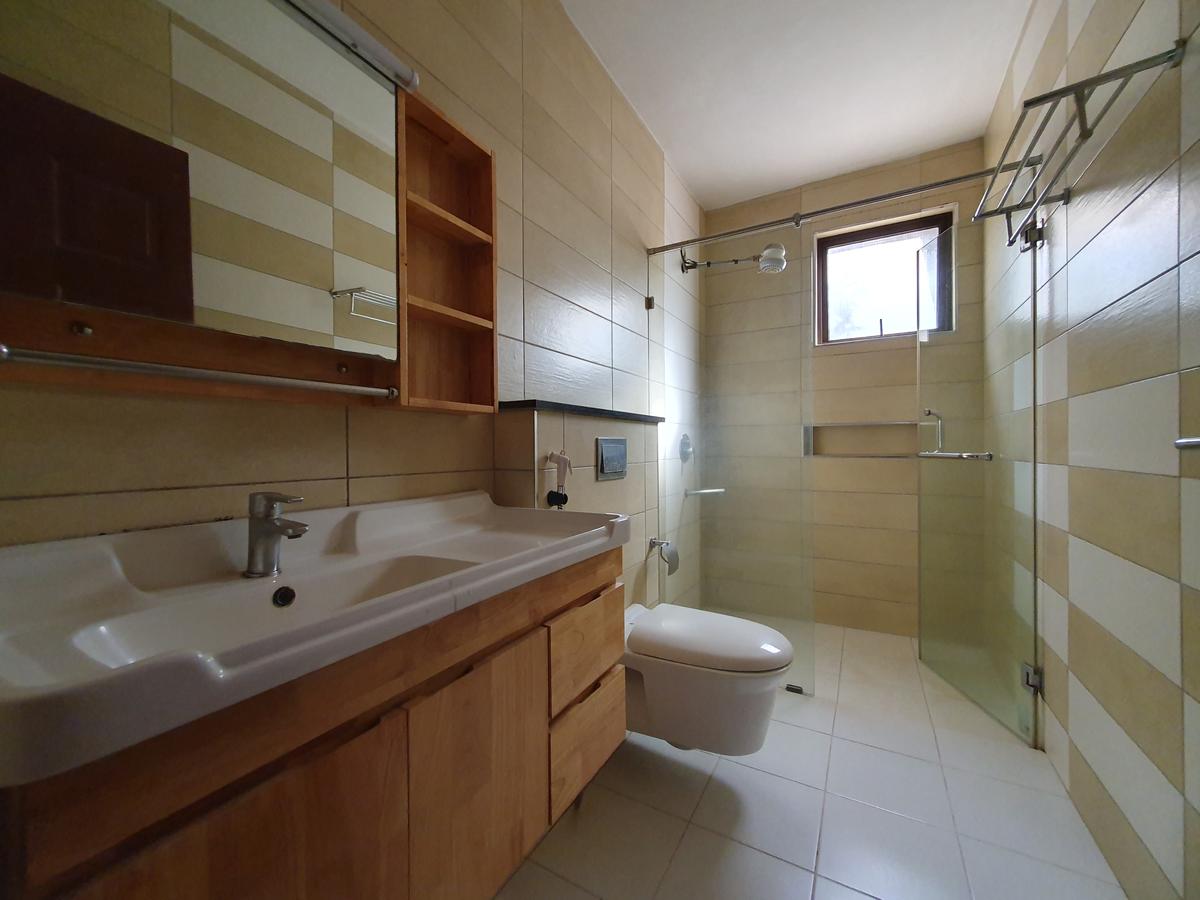 2 Bed Apartment with En Suite in Parklands - 6