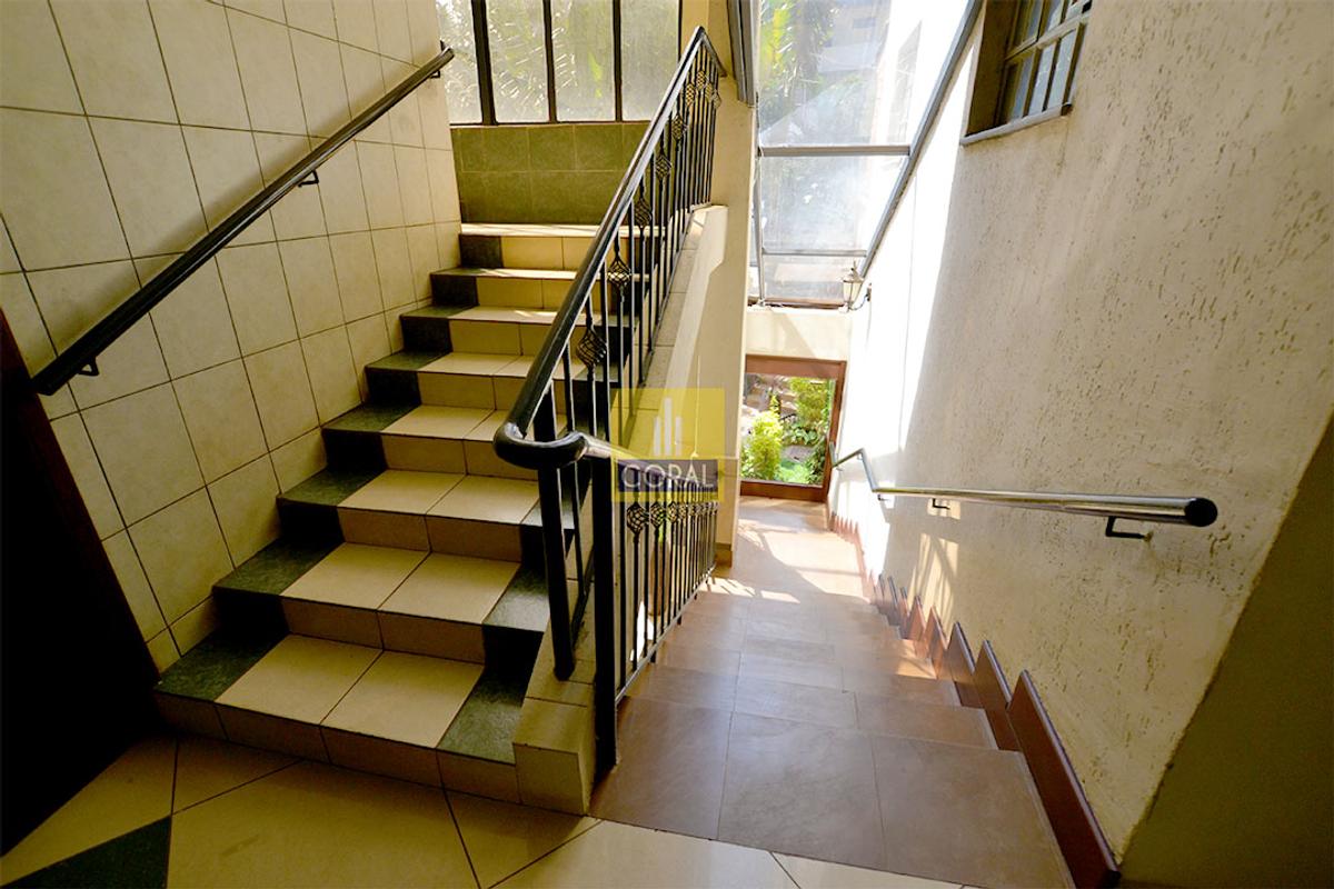 4 Bed Apartment in Rhapta Road - 14