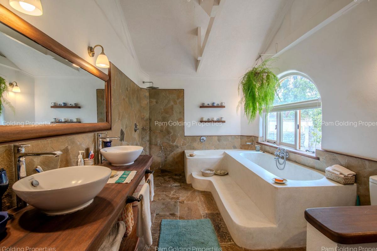 3 Bed House with En Suite in Loresho - 14