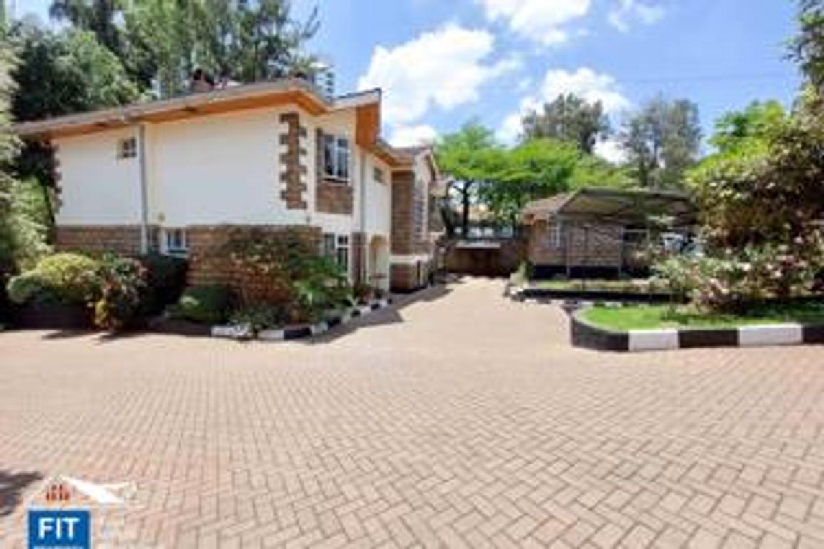 5 Bed Townhouse with En Suite at Lavington Green - 16