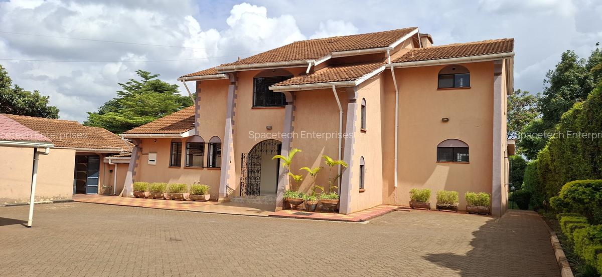 4 Bed House with En Suite in Runda - 1