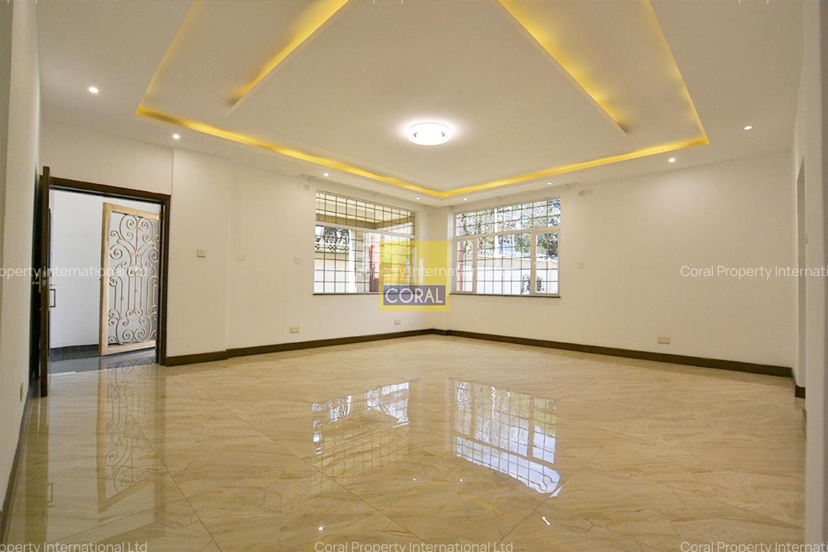 4 Bed Townhouse with Garden in Spring Valley - 7