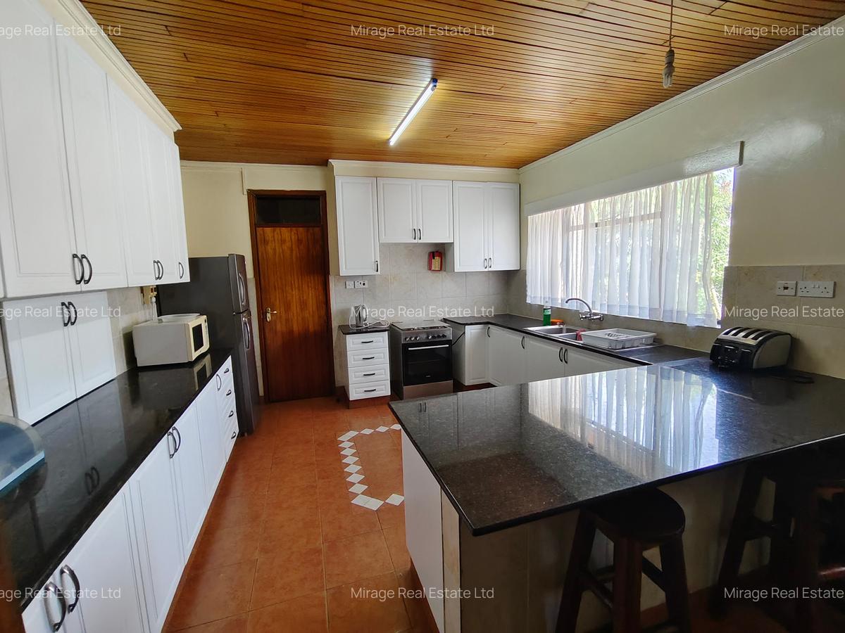 Serviced 3 Bed Apartment with Swimming Pool in Kilimani - 16