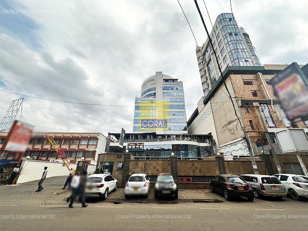 4,066.4 ft² Office in Westlands Area - 13