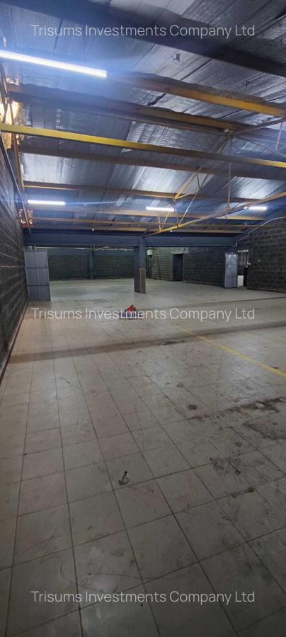 30,000 ft² Warehouse with Service Charge Included in Industrial Area - 3