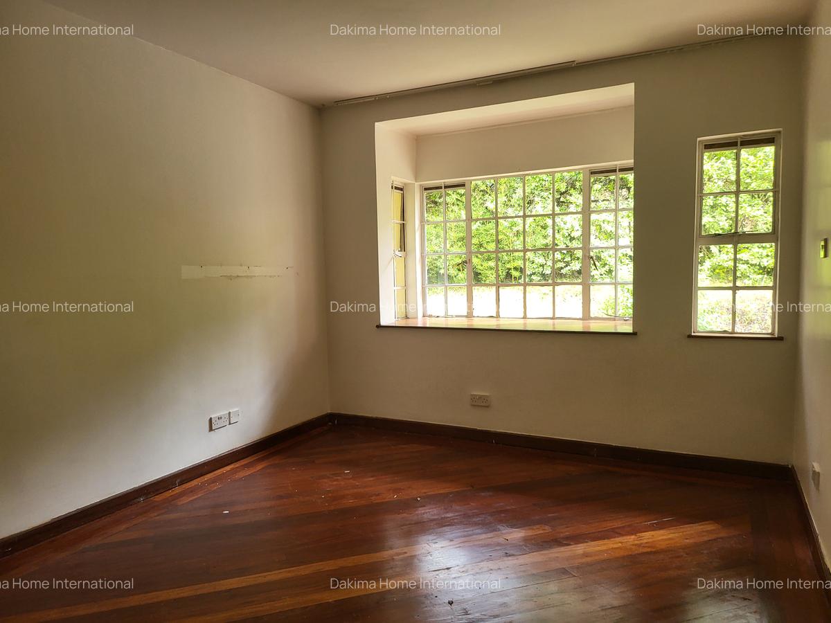 5 Bed Townhouse with En Suite in Rosslyn - 12