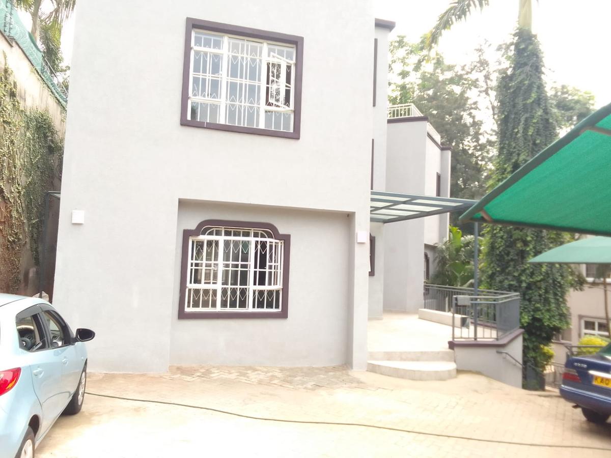 4 Bed Townhouse with En Suite in Westlands Area - 16
