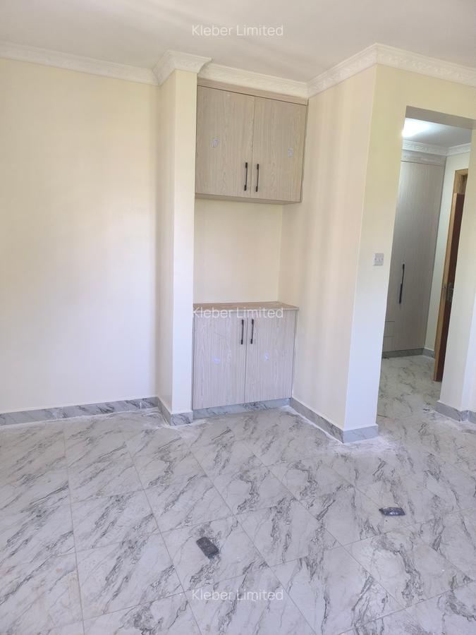 6 Bed House with En Suite in Gikambura - 8