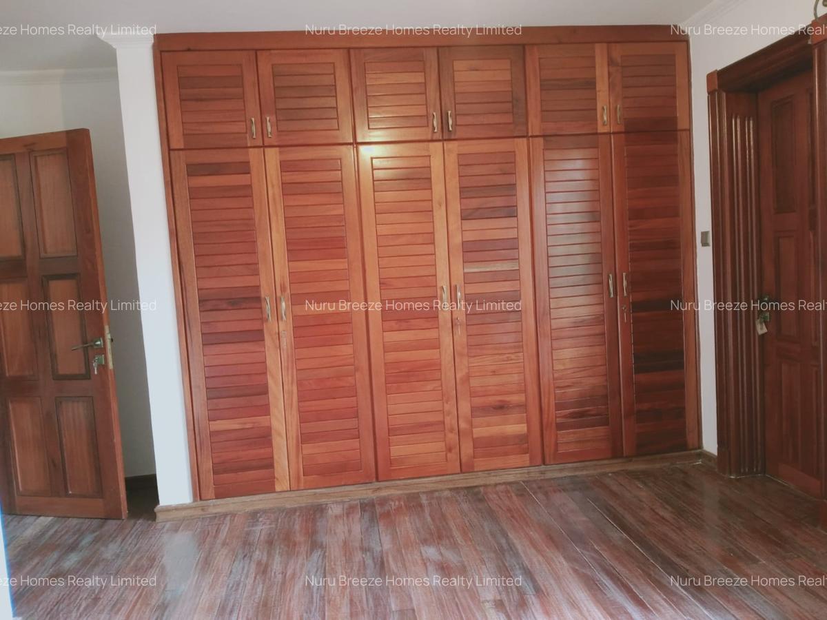 5 Bed Townhouse with En Suite in Westlands Area - 10