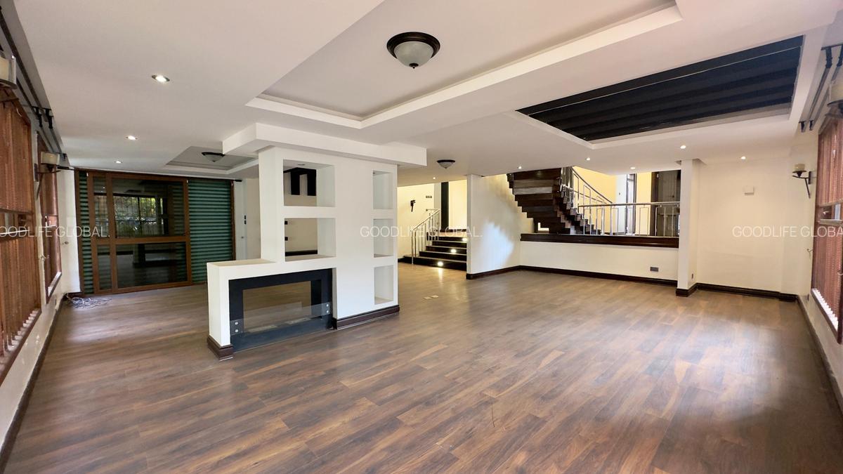 7 Bed House with En Suite at Kyuna - 5