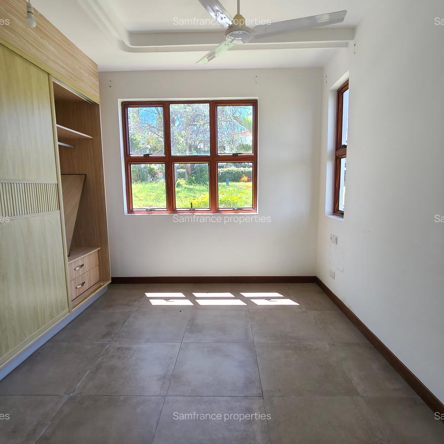 3 Bed Townhouse with En Suite at Sultan - 11
