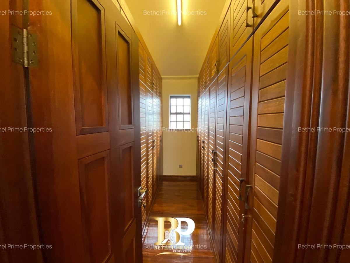 4 Bed Townhouse with En Suite in Spring Valley - 17