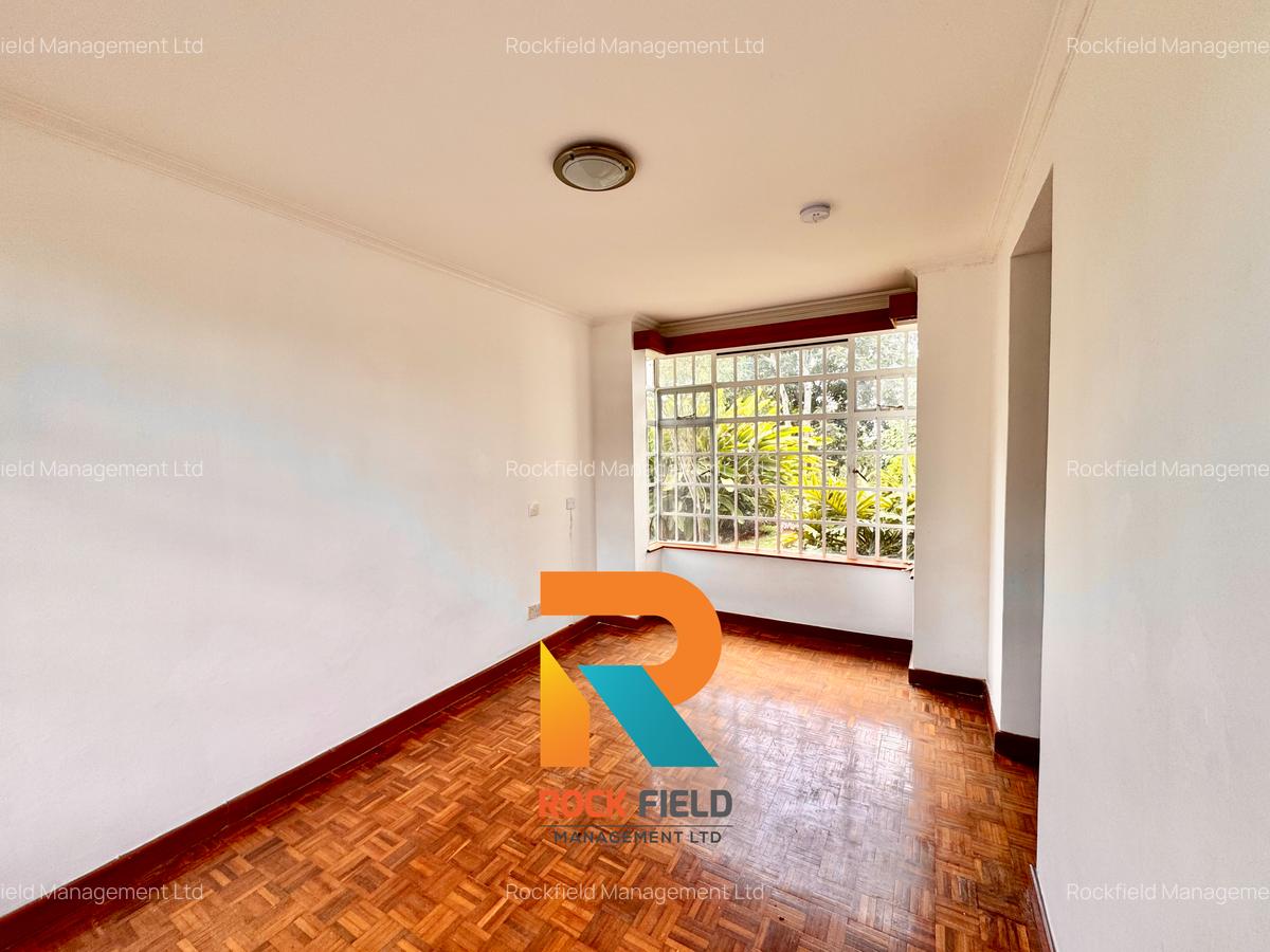 4 Bed Townhouse with En Suite in Rosslyn - 8