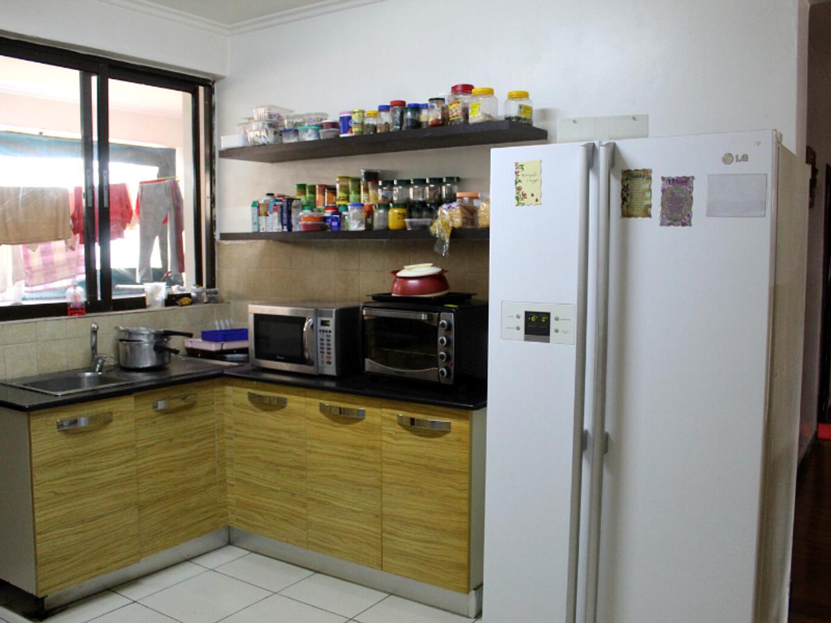 3 Bed Apartment with En Suite in Parklands - 10