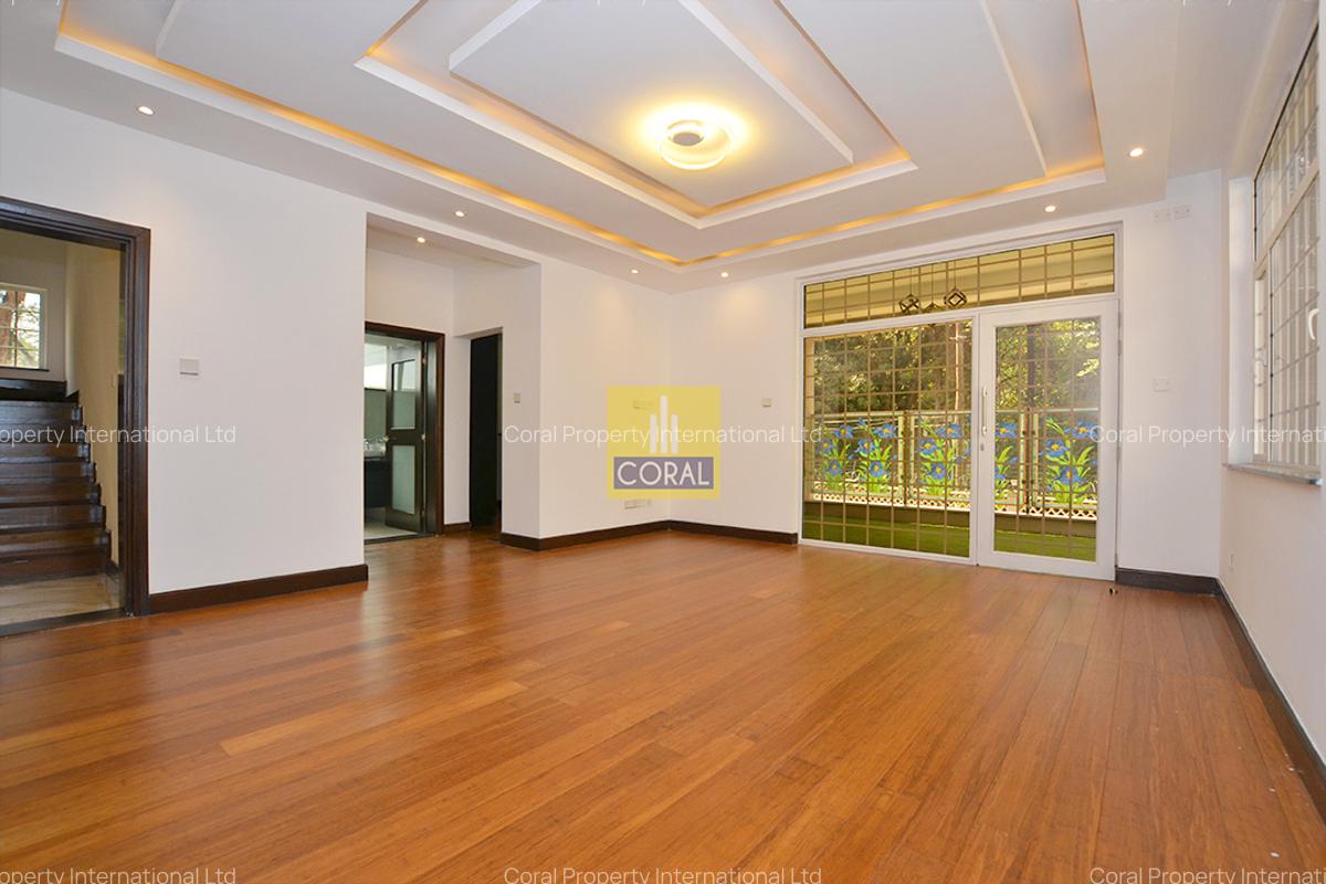 4 Bed Townhouse with Garden in Spring Valley - 1