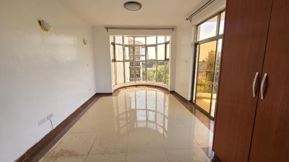 3 Bed Apartment with En Suite in Lavington - 4