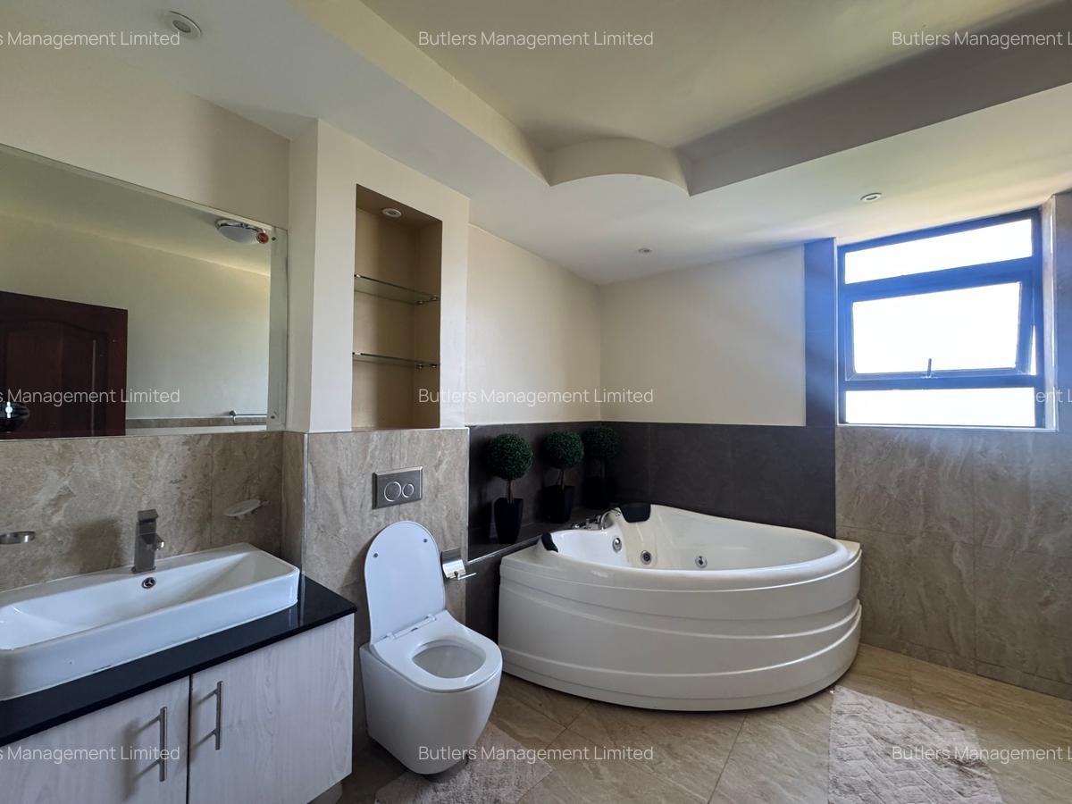 Furnished 3 Bed Apartment with En Suite in Riverside - 11