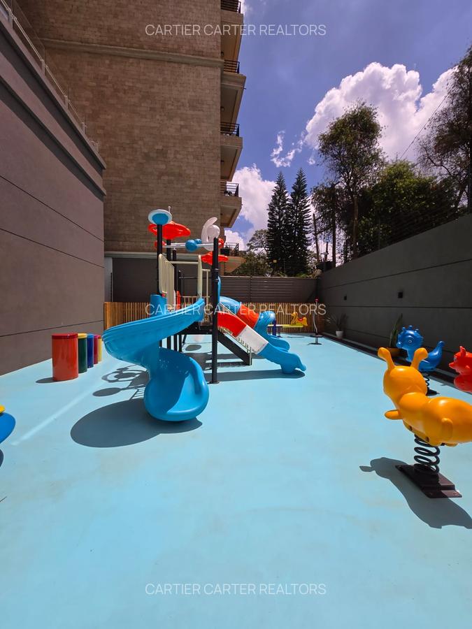 Serviced 2 Bed Apartment with En Suite in Brookside - 16