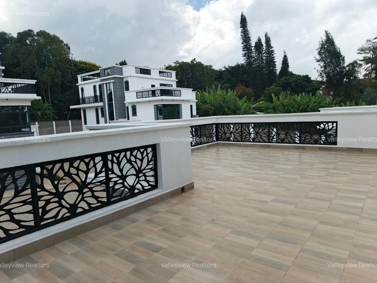 5 Bed Townhouse with En Suite at Lavington - 8