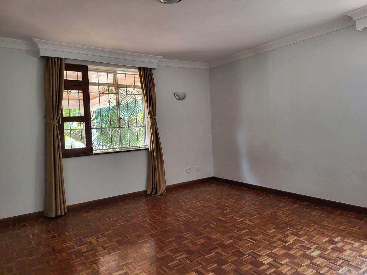 4 Bed House with En Suite in Runda - 10
