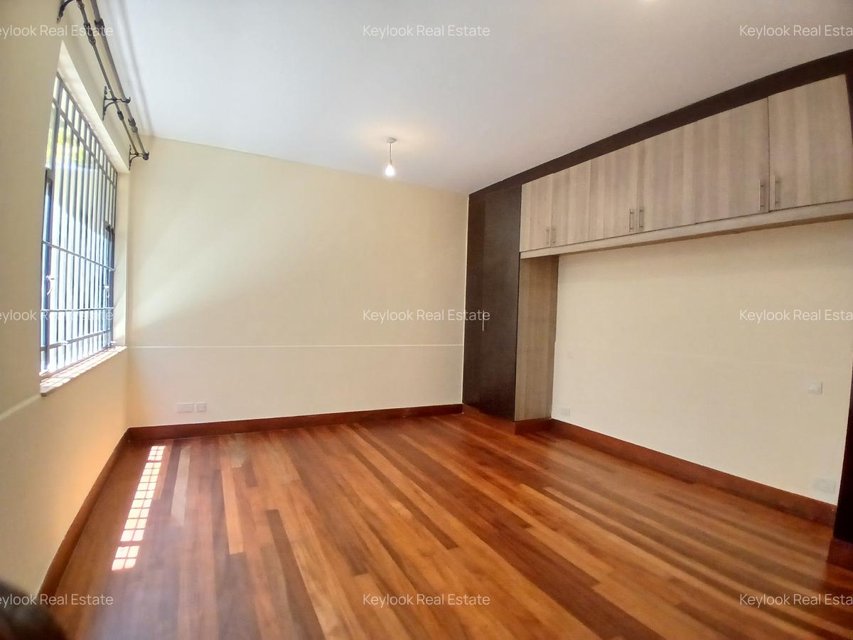 5 Bed Townhouse with En Suite at Lavington Green - 11