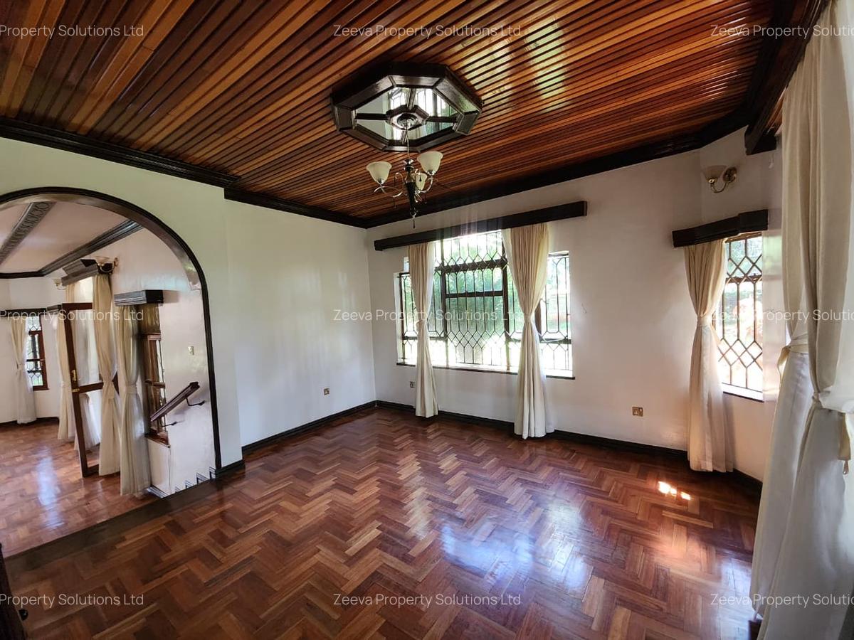 5 Bed House with En Suite in Runda - 3