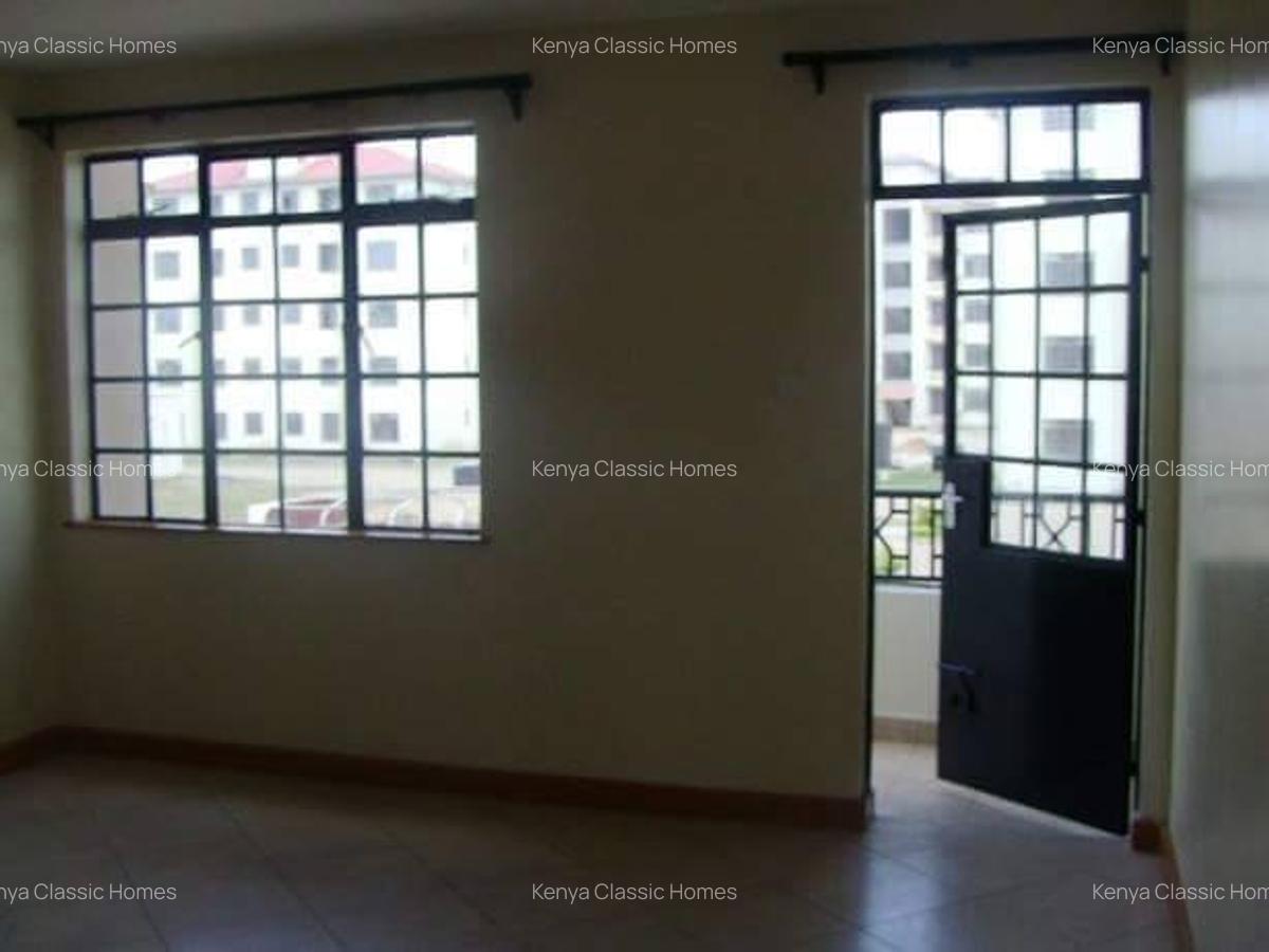 3 Bed Apartment with En Suite at Loneview Street - 6