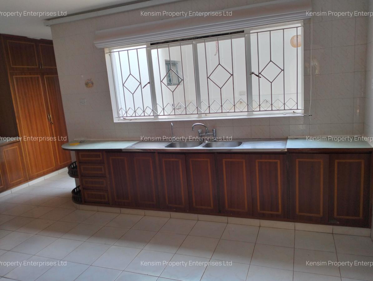 4 Bed Townhouse with En Suite in Lavington - 5