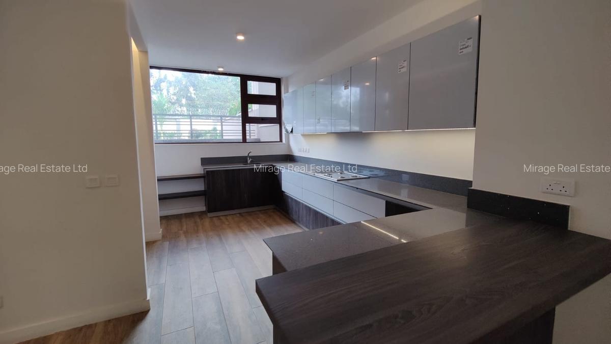 4 Bed Villa with En Suite in Lavington - 6