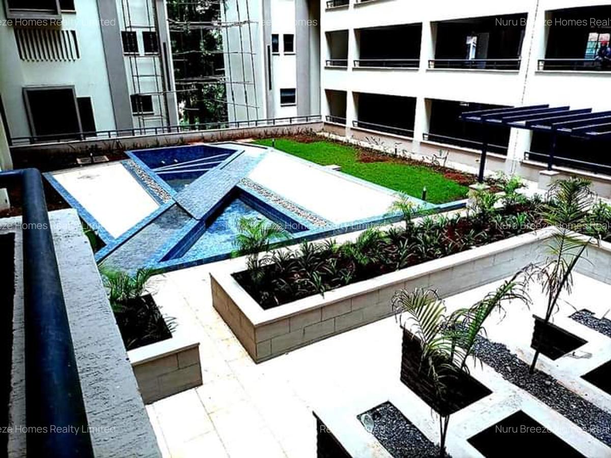 3 Bed Apartment with En Suite in Riverside - 11