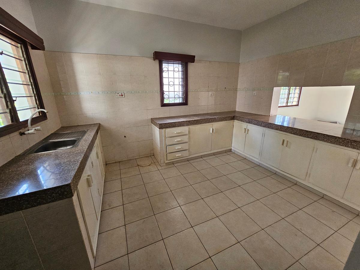 3 Bed House with En Suite in Nyali Area - 15