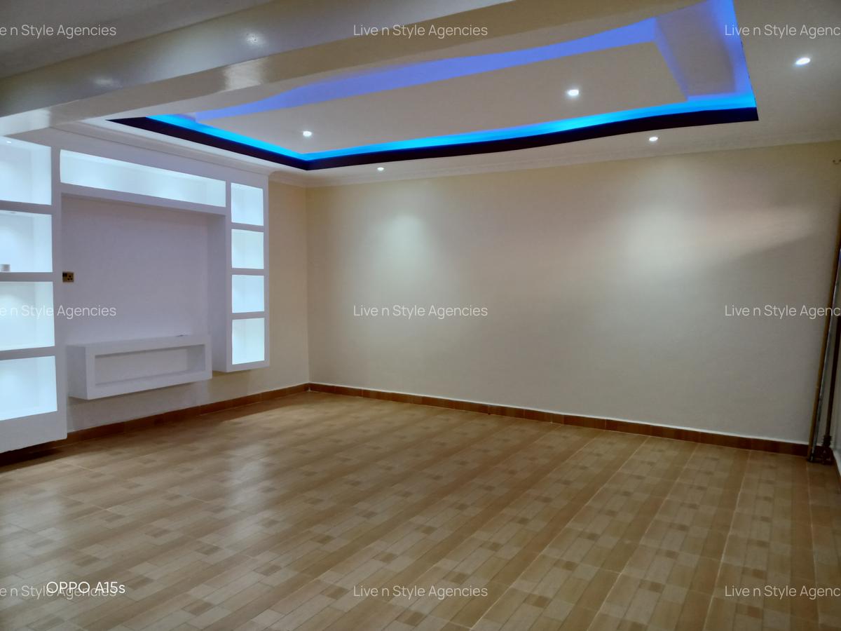 10 Bed House with En Suite in Runda - 4