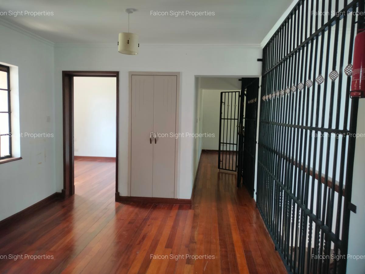 4 Bed Townhouse with Gym at Few Minutes Drive To Gigiri - 7