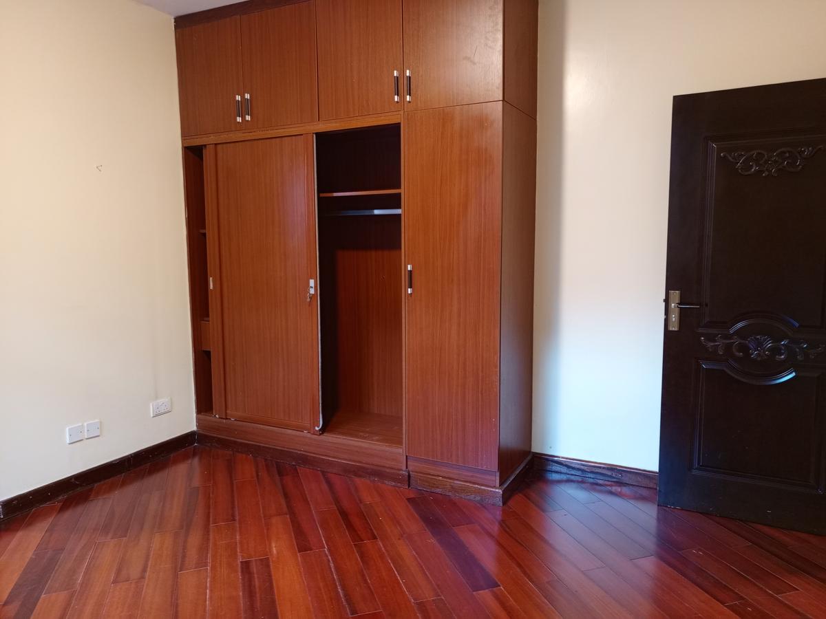 5 Bed Townhouse with En Suite in Lavington - 14