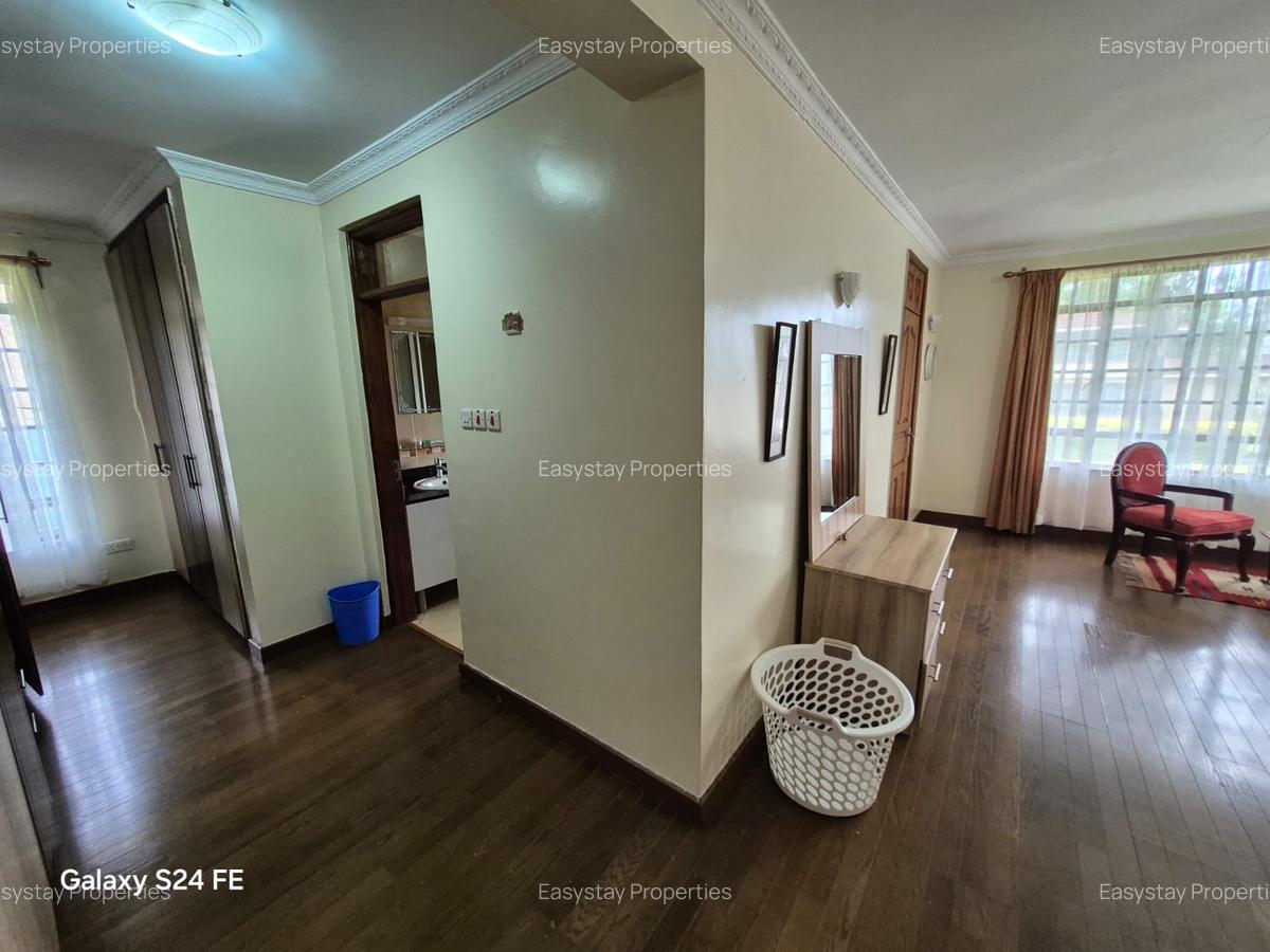 5 Bed House with En Suite in Runda - 10