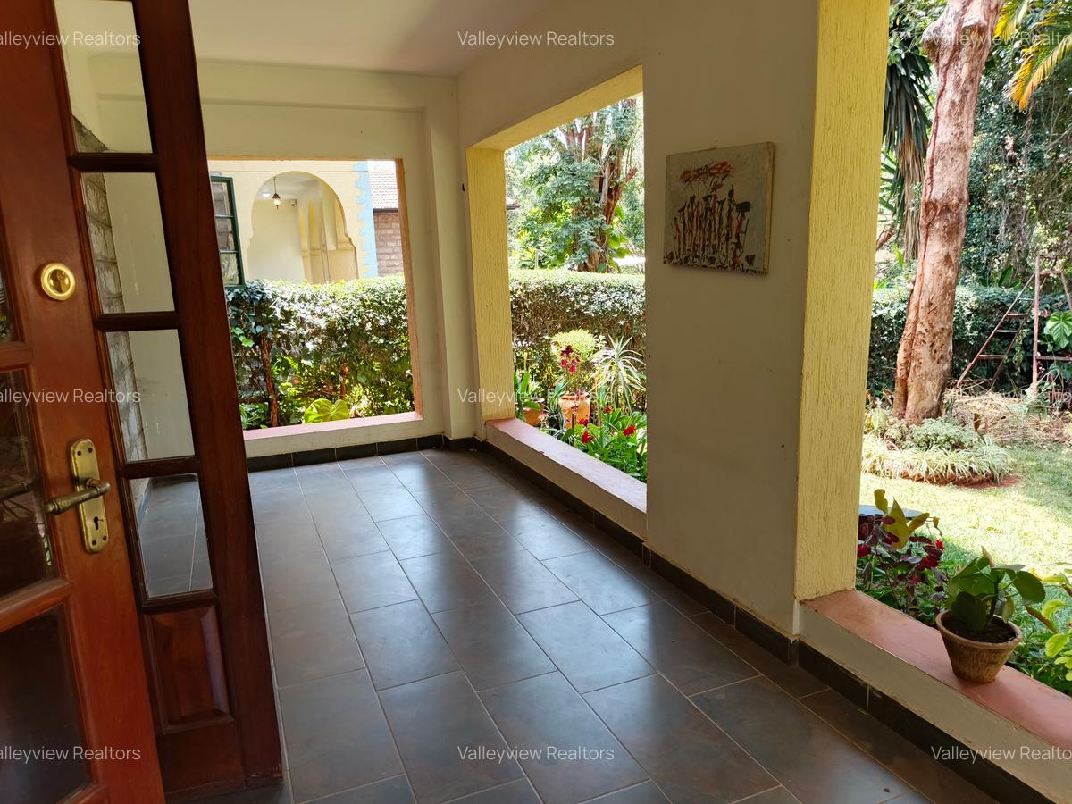 4 Bed Townhouse with En Suite at Lavington - 4