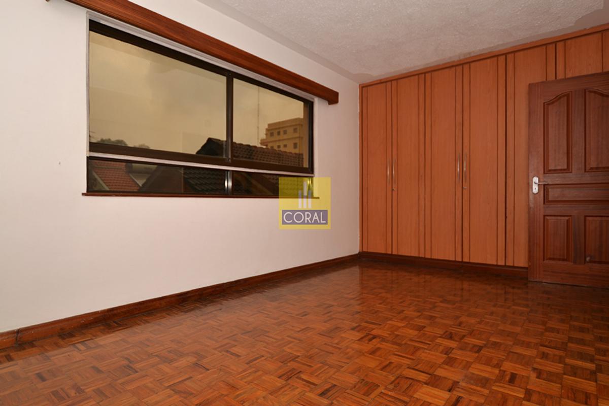 5 Bed Apartment with Parking in Parklands - 20