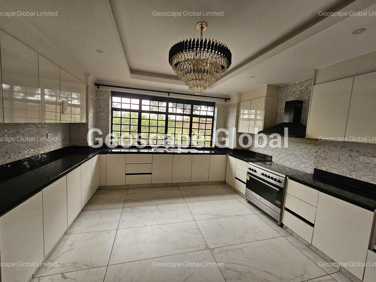 5 Bed Villa with En Suite in Runda - 5